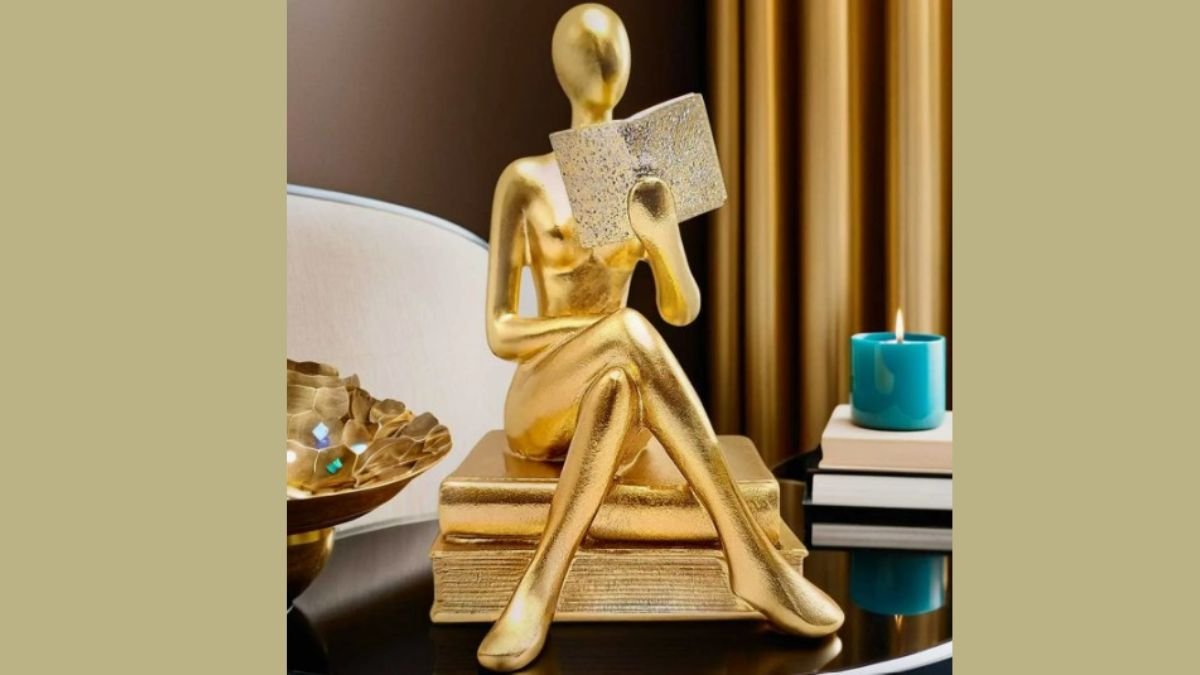 Estátua Figura Pensador Enfeite Casa Mesa Escritório Luxo Cor Mão Colo Dourado