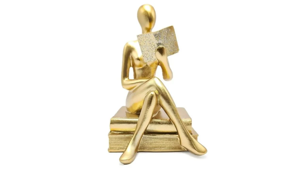 Estatua pensador enfeite luxo dourado é boa